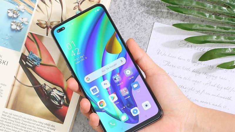 M&agrave;n h&igrave;nh AMOLED hiển thị ch&acirc;n thực