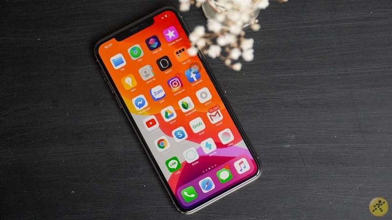 Miếng dán màn hình là một sản phẩm không thể thiếu để bảo vệ iPhone