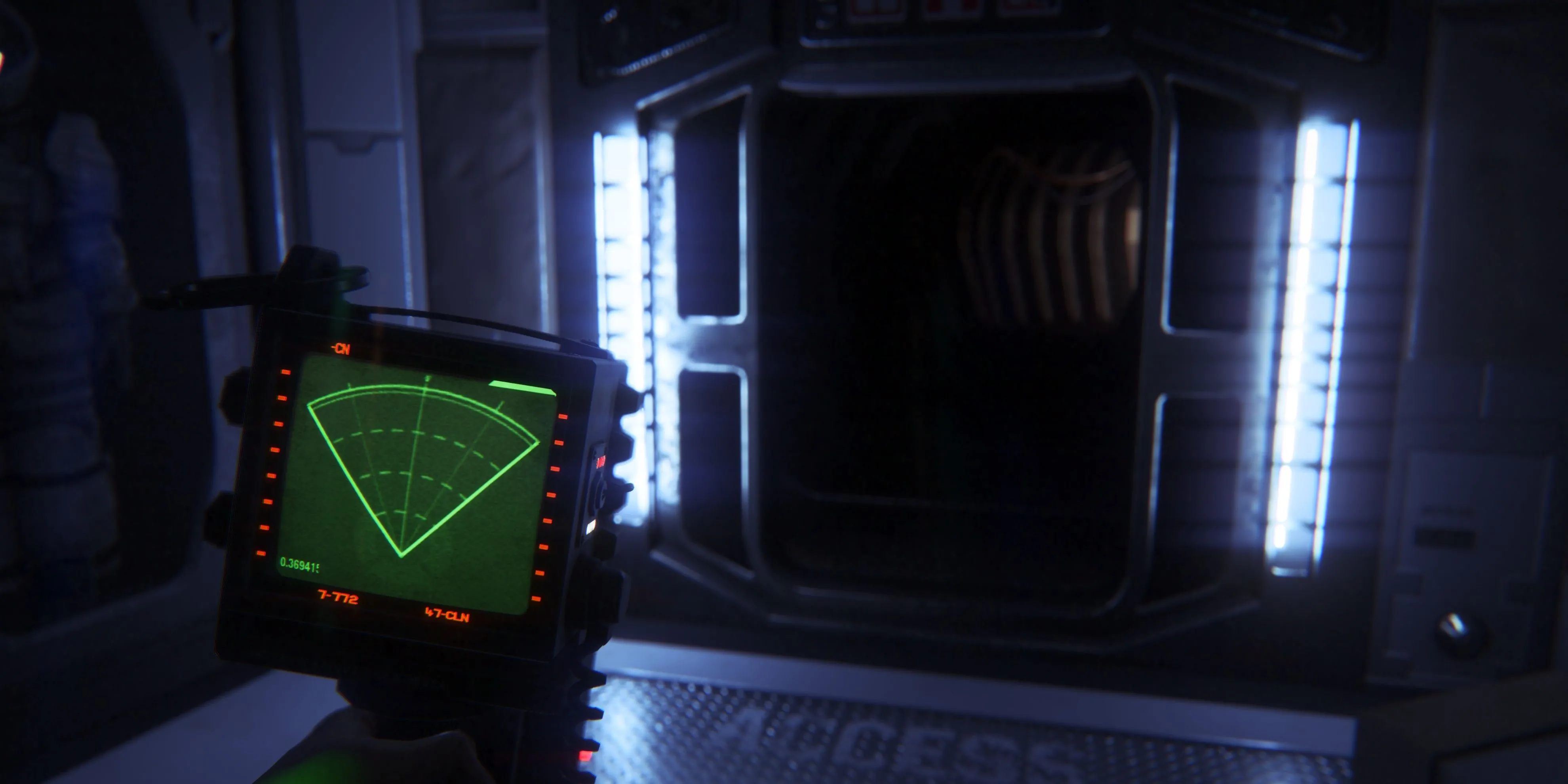 Amanda Ripley sử dụng máy theo dõi chuyển động trong môi trường tối tăm của Alien: Isolation, thể hiện sự căng thẳng và cần thiết của thính giác.
