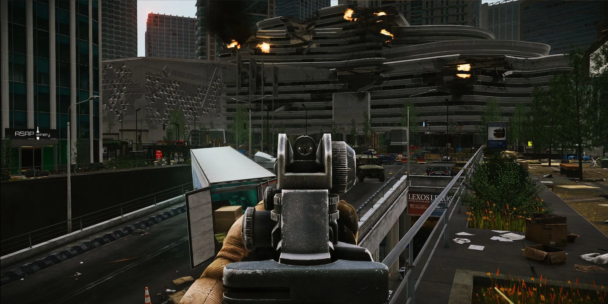 Góc nhìn trong game sinh tồn Escape From Tarkov không có HUD, nhấn mạnh sự tối giản và chân thực