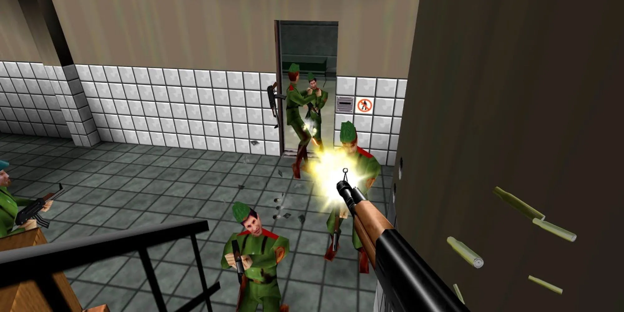 GoldenEye 007 trên N64 với cảnh bắn súng và giao diện đã lỗi thời