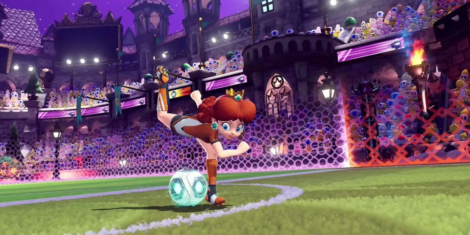 Princess Daisy trong Mario Strikers Battle League chuẩn bị thực hiện cú sút uy lực trên sân bóng