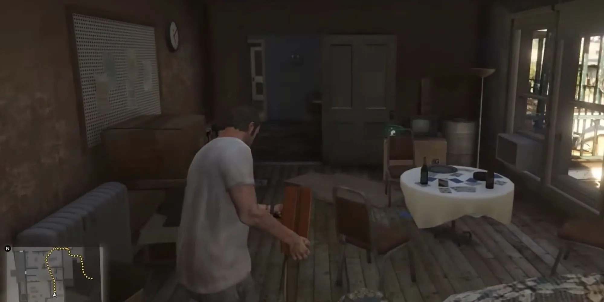 Trevor Philips chuẩn bị đốt cháy cơ sở sản xuất ma túy của anh em nhà O'Neil trong nhiệm vụ Crystal Maze