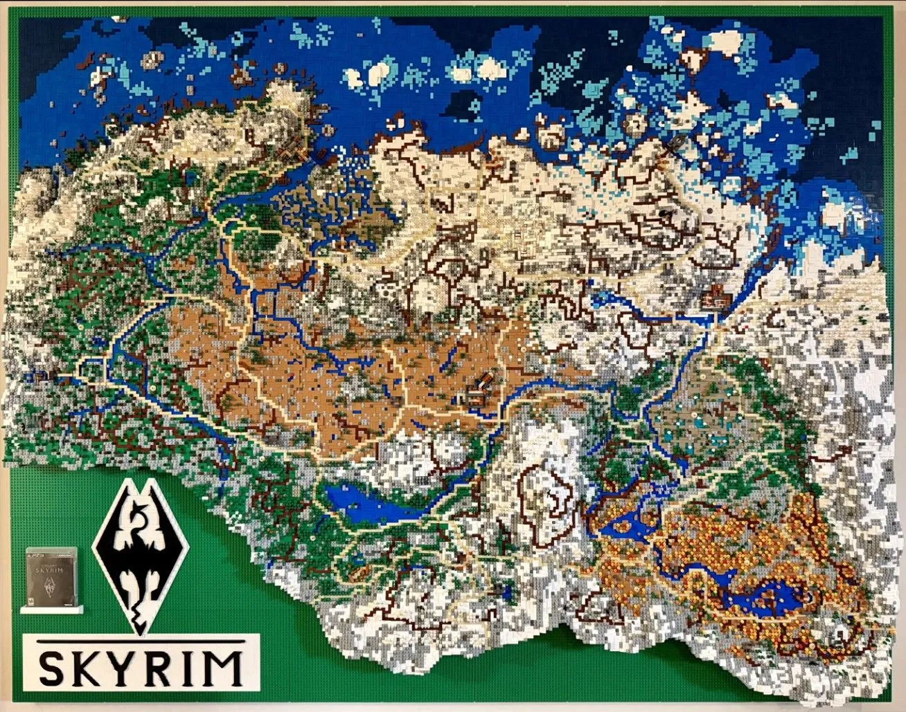 Cận cảnh bản đồ Skyrim làm bằng Lego, thể hiện độ chi tiết đáng kinh ngạc.