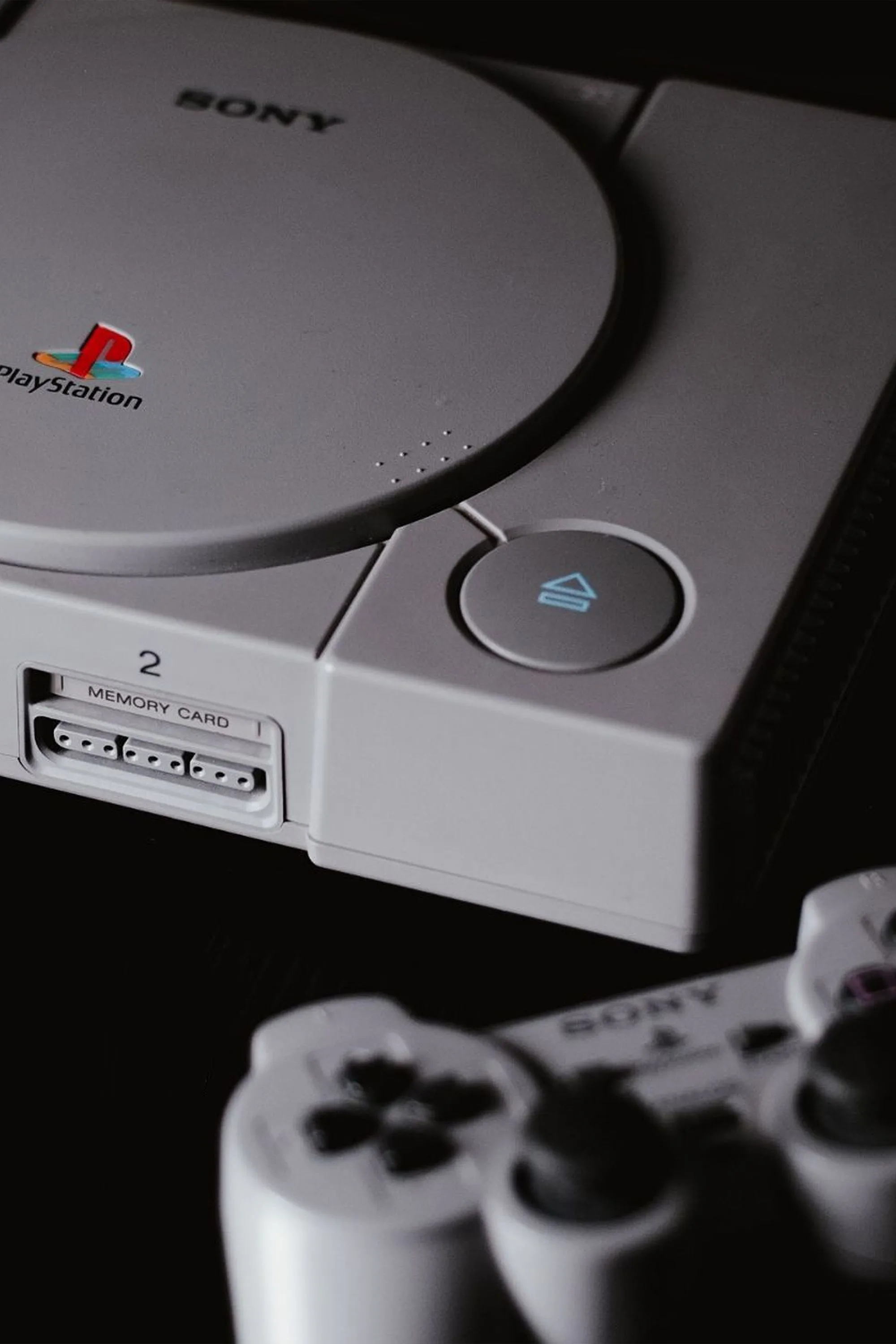 Máy chơi game PlayStation 1 thế hệ đầu tiên của Sony